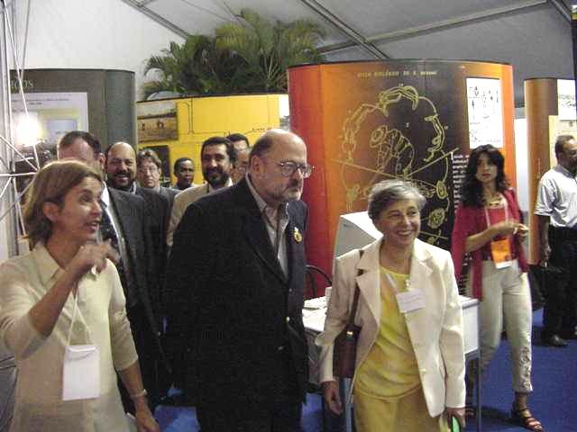  Sábado, 14/07/01 - Ronaldo Sardenberg, Ministro da Ciência e Tecnologia, e Glaci Zancan, Presidente da SBPC, inauguram a Expociência, homenagem aos 50 anos do CNPq.